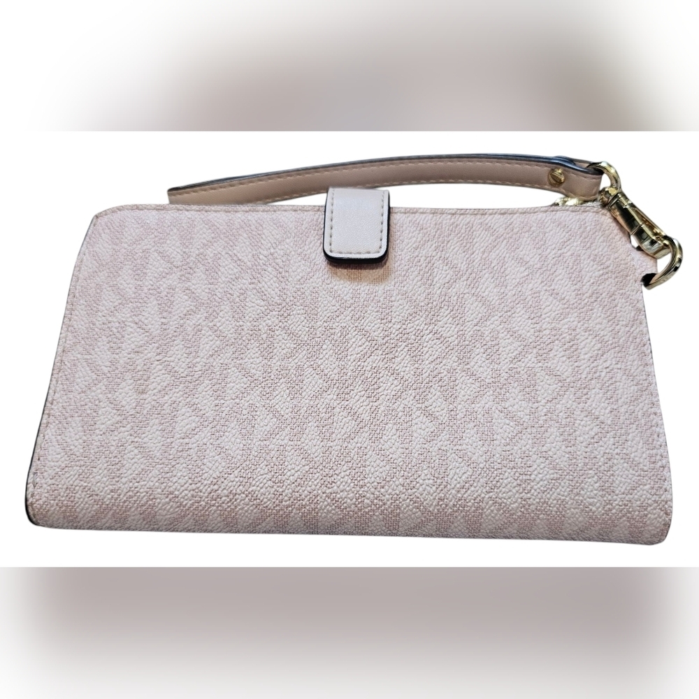 Michael Kors Adele Logo Smartphone Wallet, New With Out Tags. - Picture 2 of 3